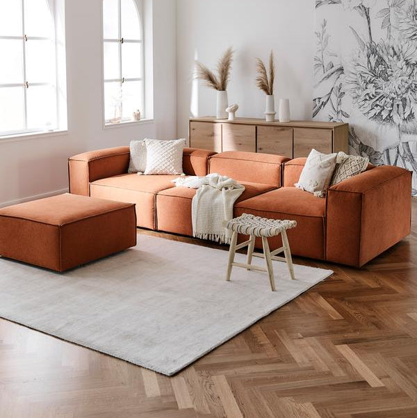 Canapea Cloud modulara amplasata in living contemporan